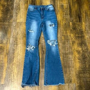 🌟Cute instyle ripped flared highrise jeans🌟